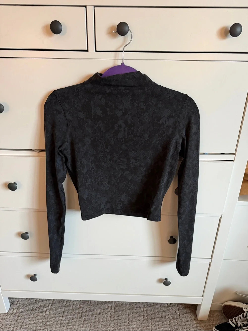 Lululemon Nulu Mock Neck Long Sleeve in Black with Dark Gray Marble Pattern